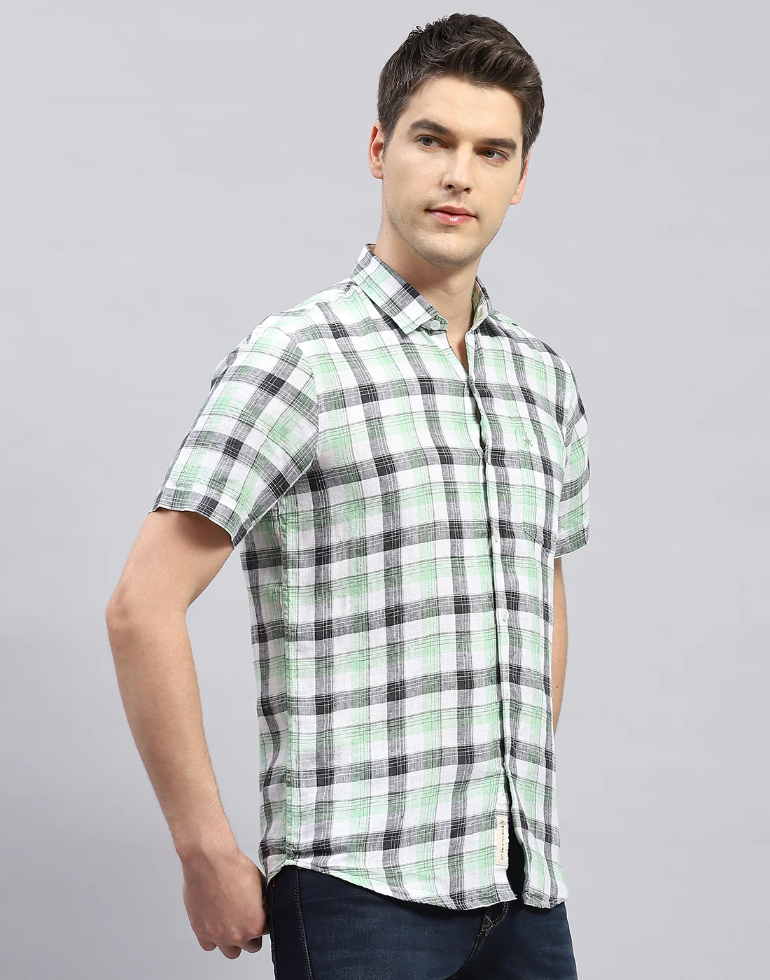 Men Green Check Collar Half Sleeve Linen Shirt - Image 4