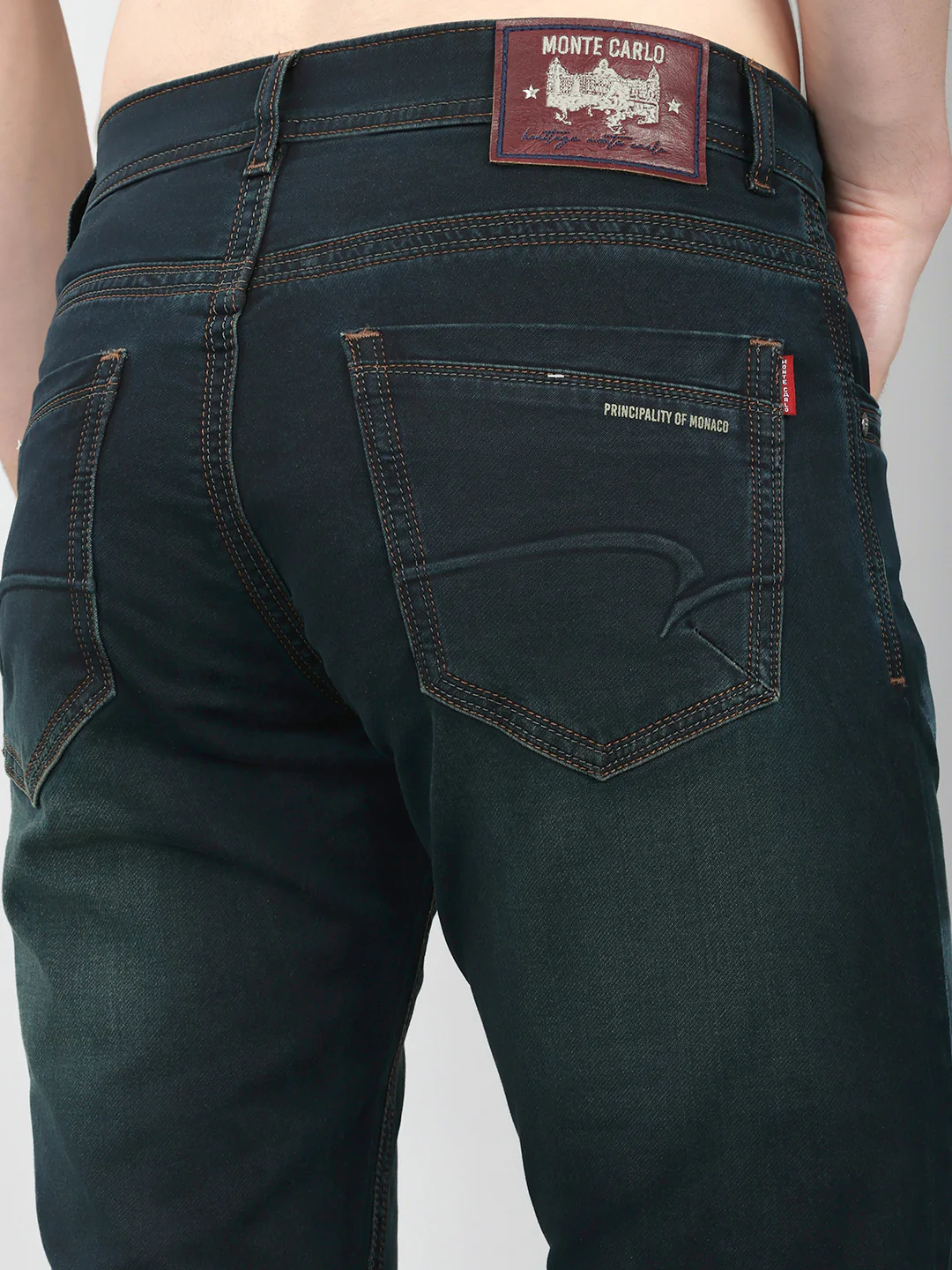 Men Green Light Wash Straight Fit Denim - Image 5