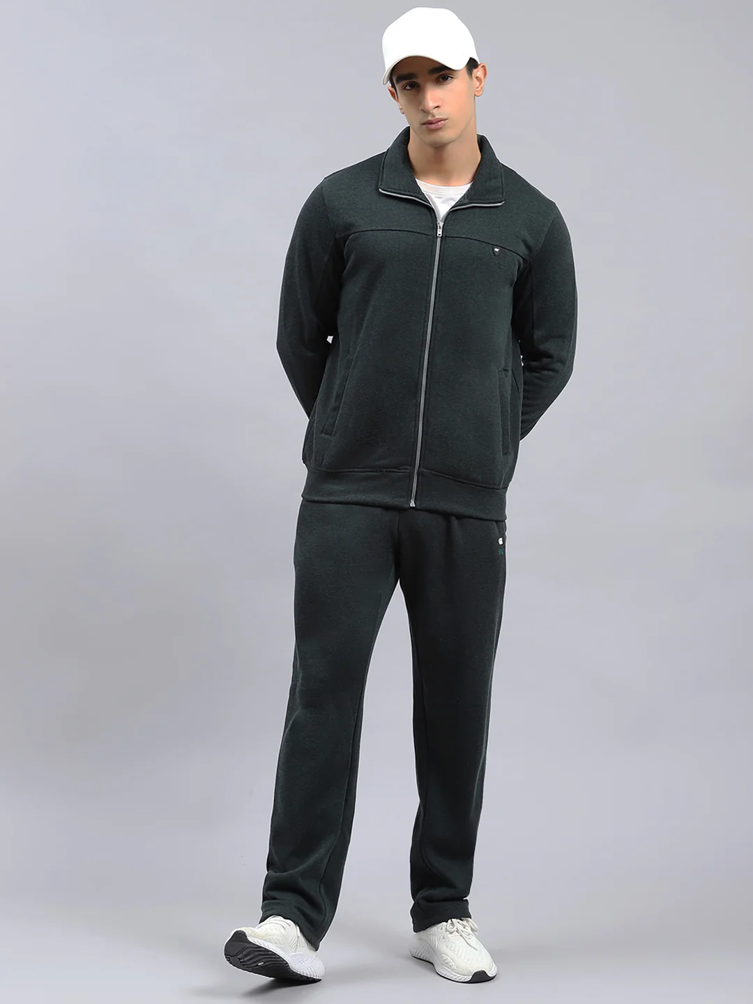 Men Green Plain Tracksuit - Image 2