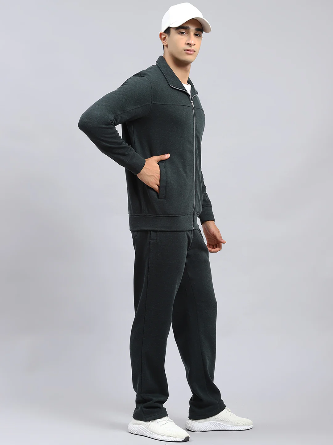 Men Green Plain Tracksuit - Image 3