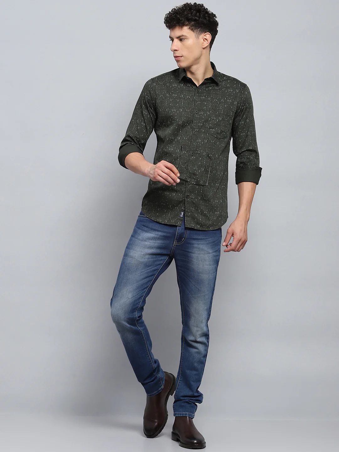 Men Green Printed Collar Full Sleeve Shirt - Image 2