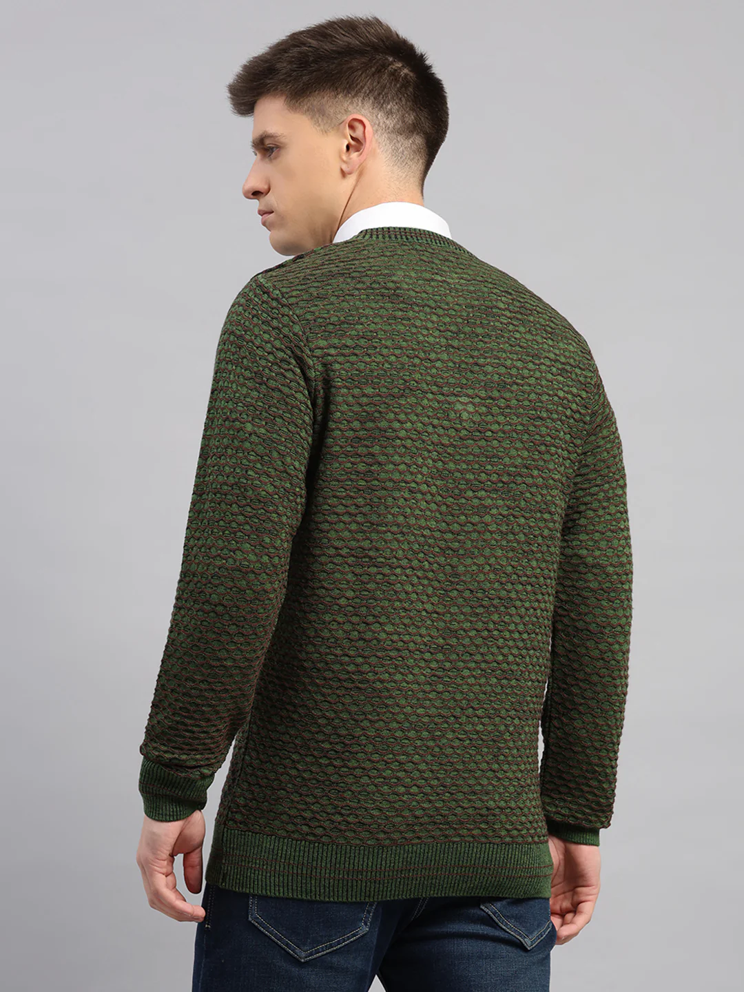 Men Green Printed V Neck Full Sleeve Pullover - Image 5