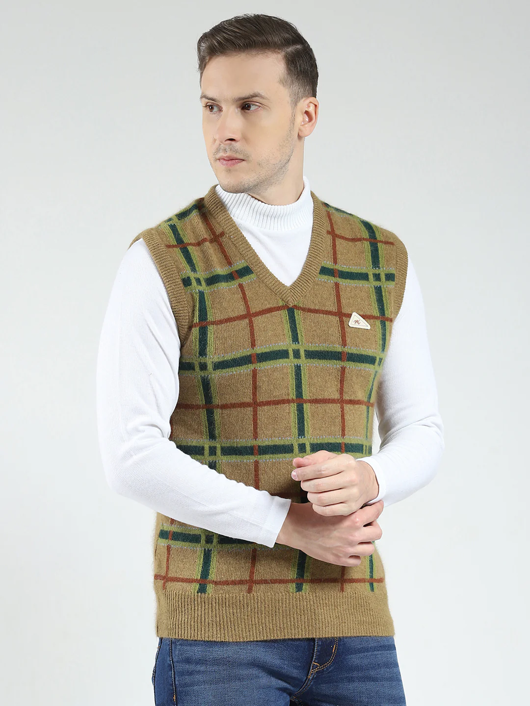 Men Green Printed V Neck Sleeveless Sweater - Image 4