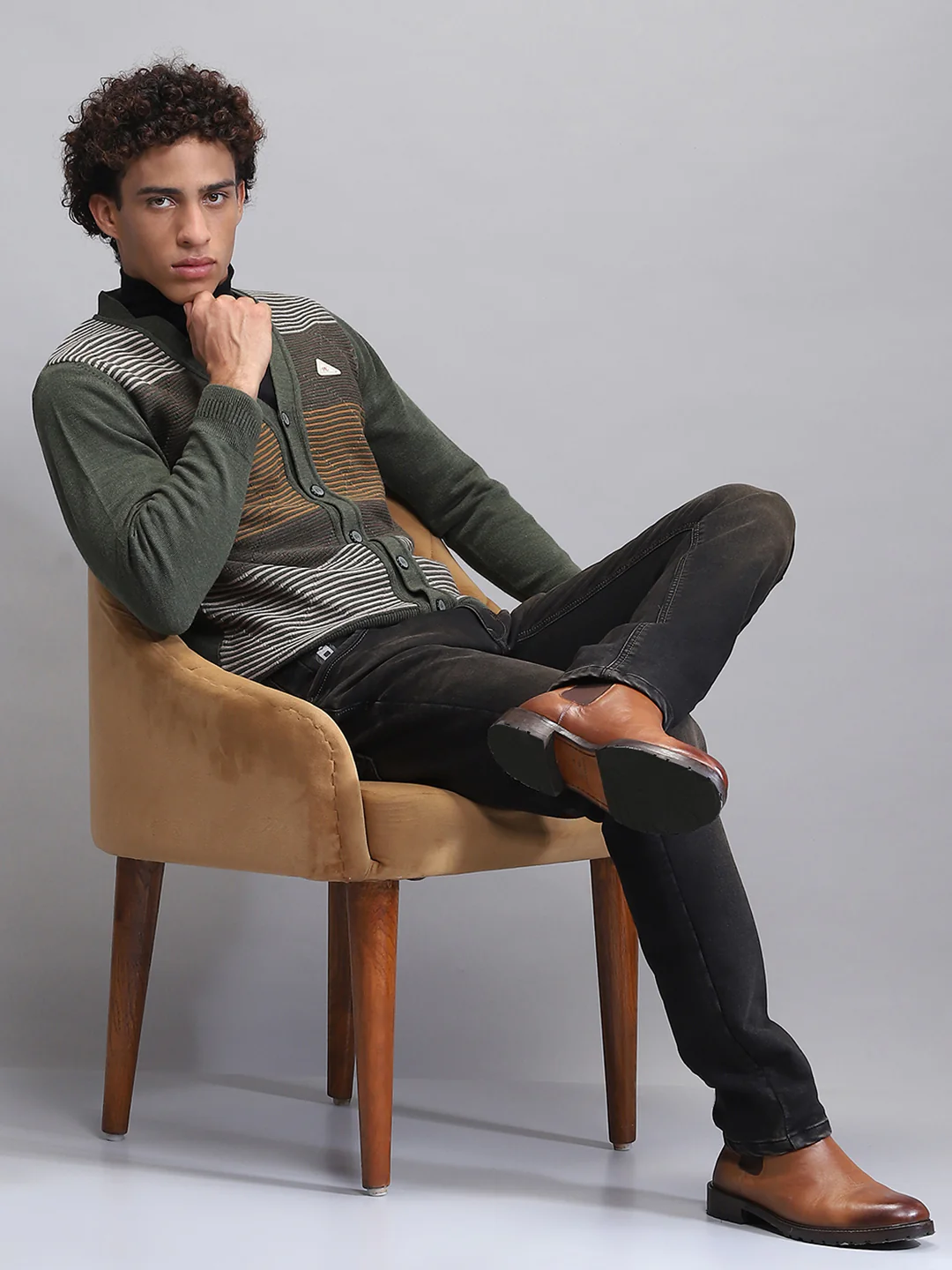 Men Green Self Design V Neck Full Sleeve Cardigan - Image 2
