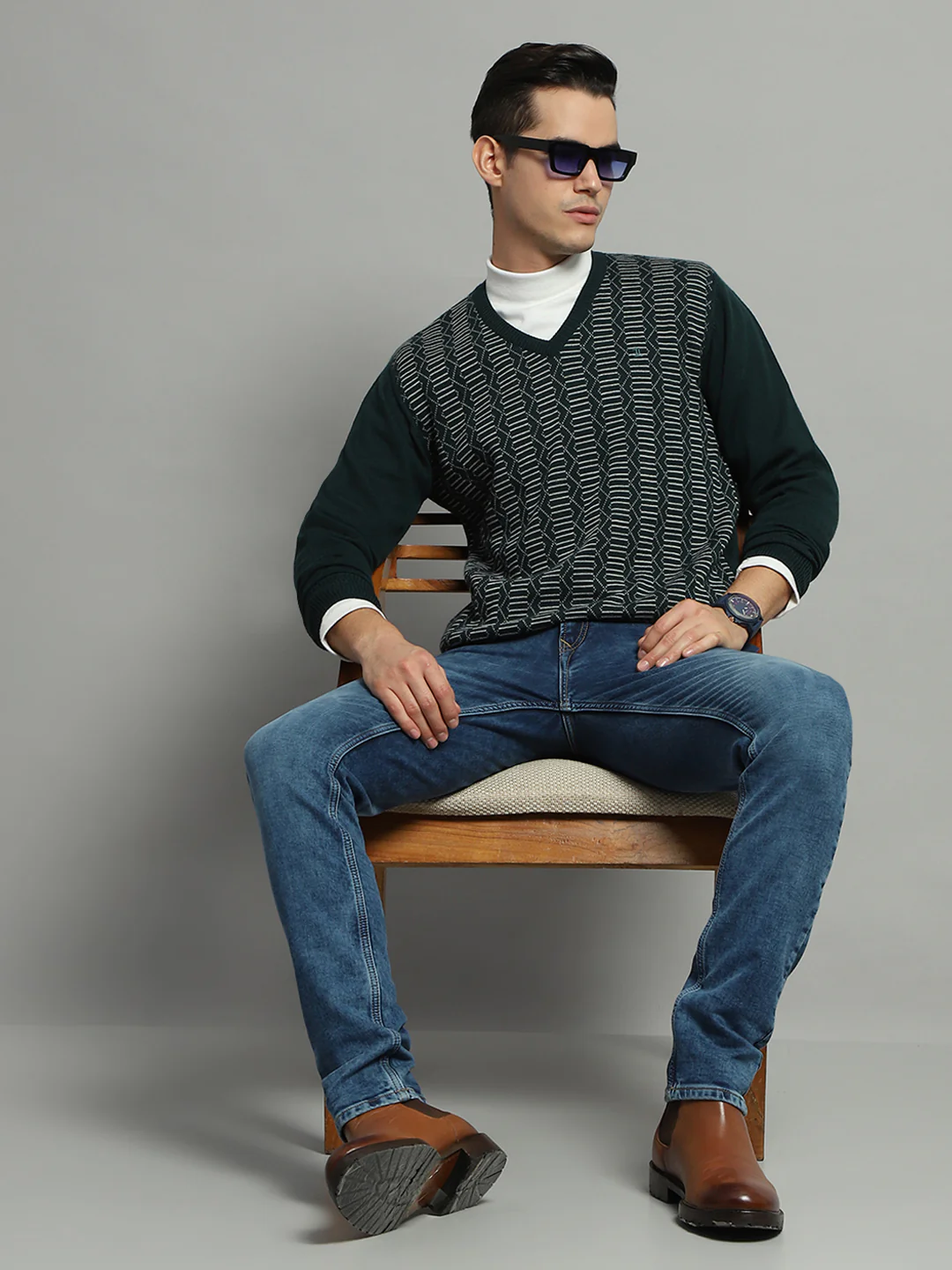 Luxuria Men Green Self Design V Neck Full Sleeve Pullover - Image 2