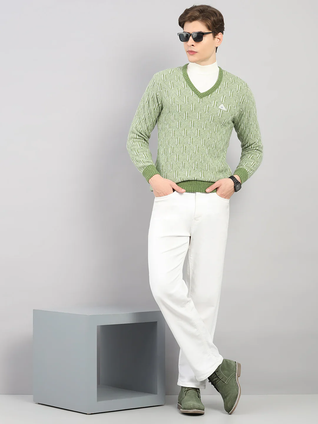 Men Green Self Design V Neck Full Sleeve Pullover - Image 2
