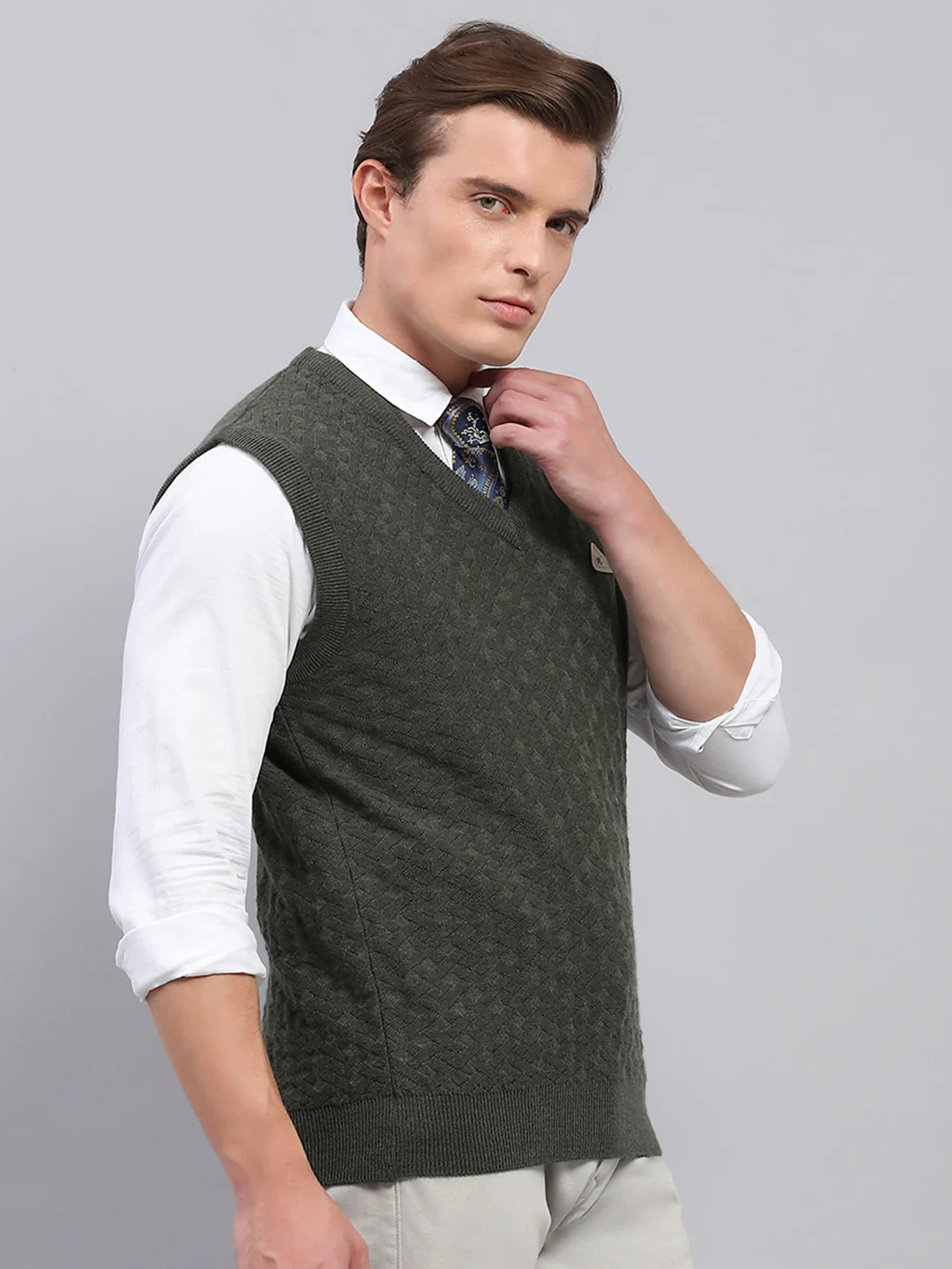 Men Green Self Design V Neck Sleeveless Sweater - Image 4