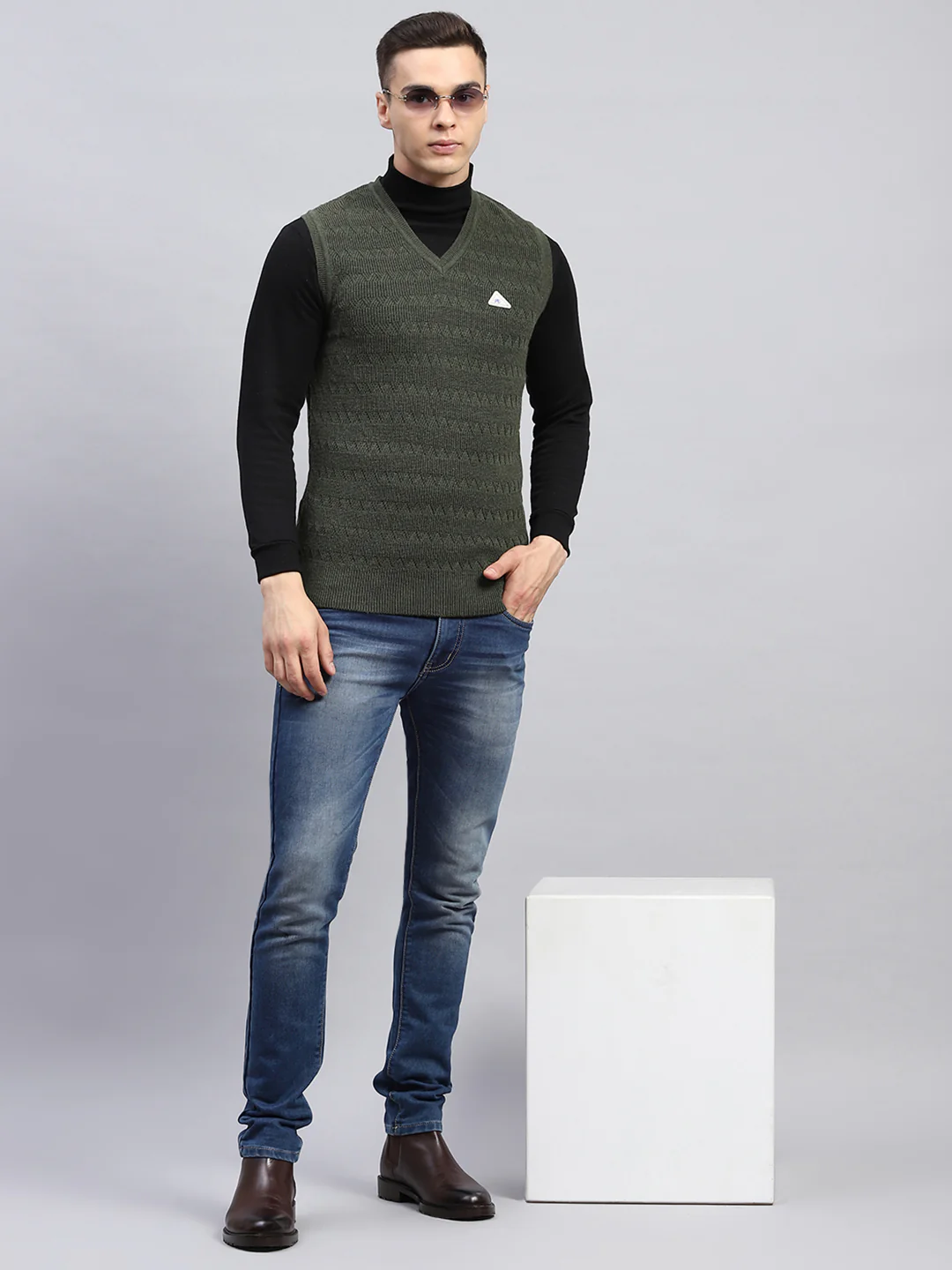 Men Green Self Design V Neck Sleeveless Sweater - Image 2