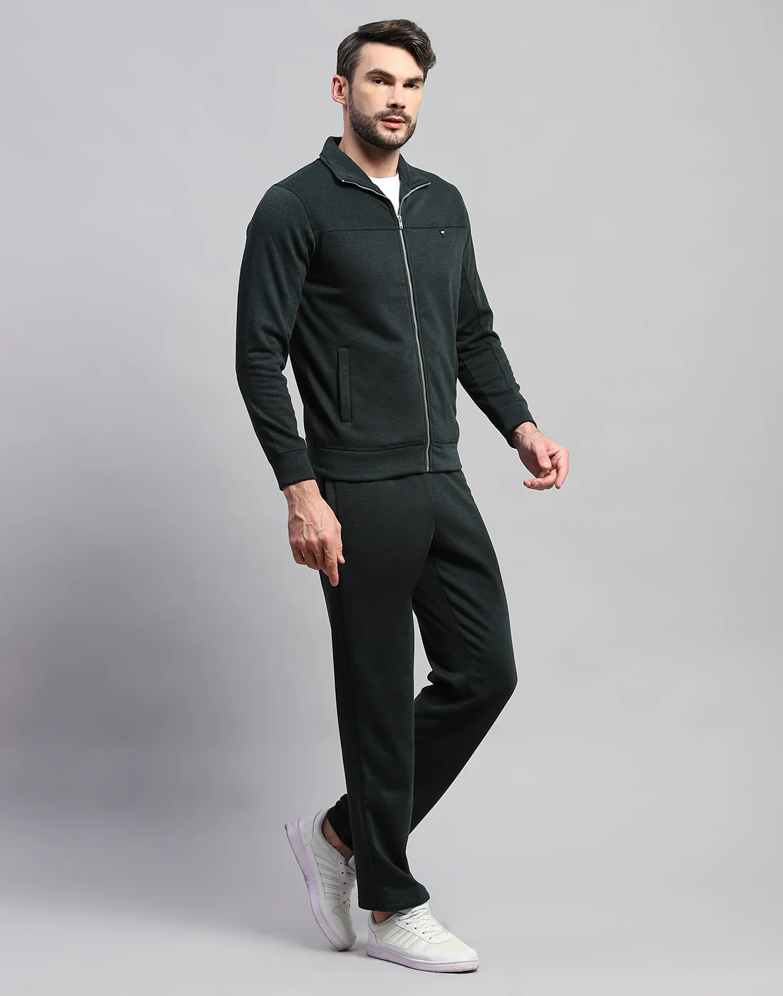 Men Green Solid Band Collar Full Sleeve Winter Tracksuit - Image 4