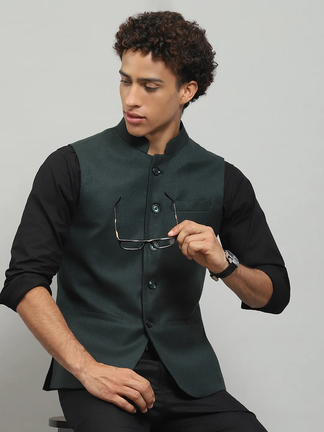 Men Green Solid Band Collar Sleeveless Nehru Jacket - Image 6