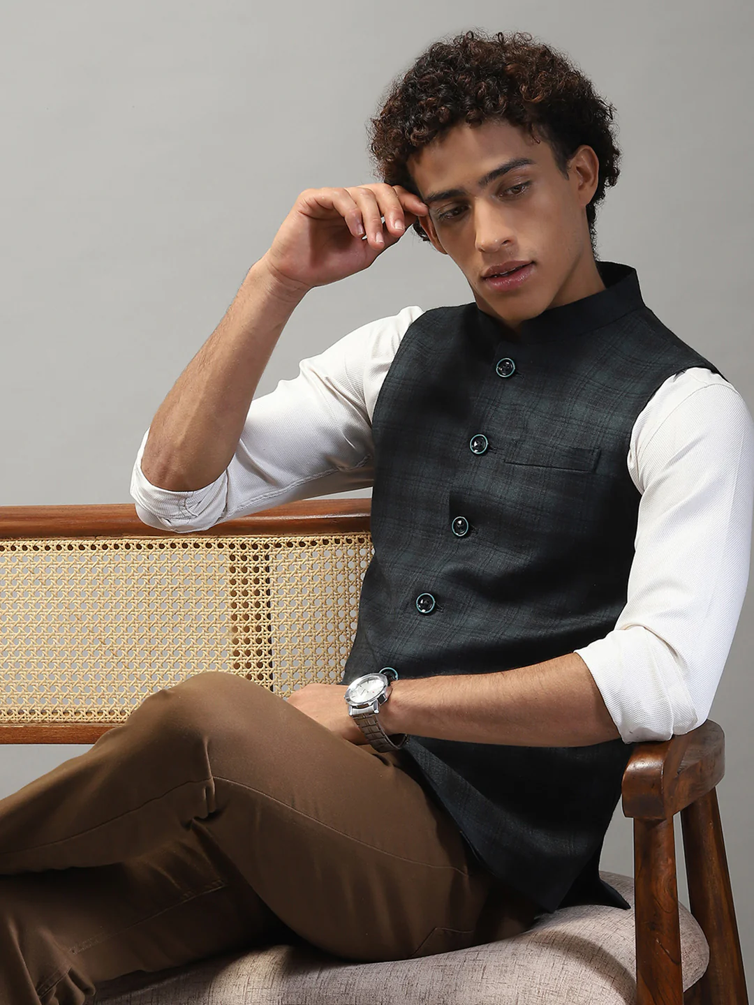 Men Green Solid Band Collar Sleeveless Nehru Jacket - Image 6