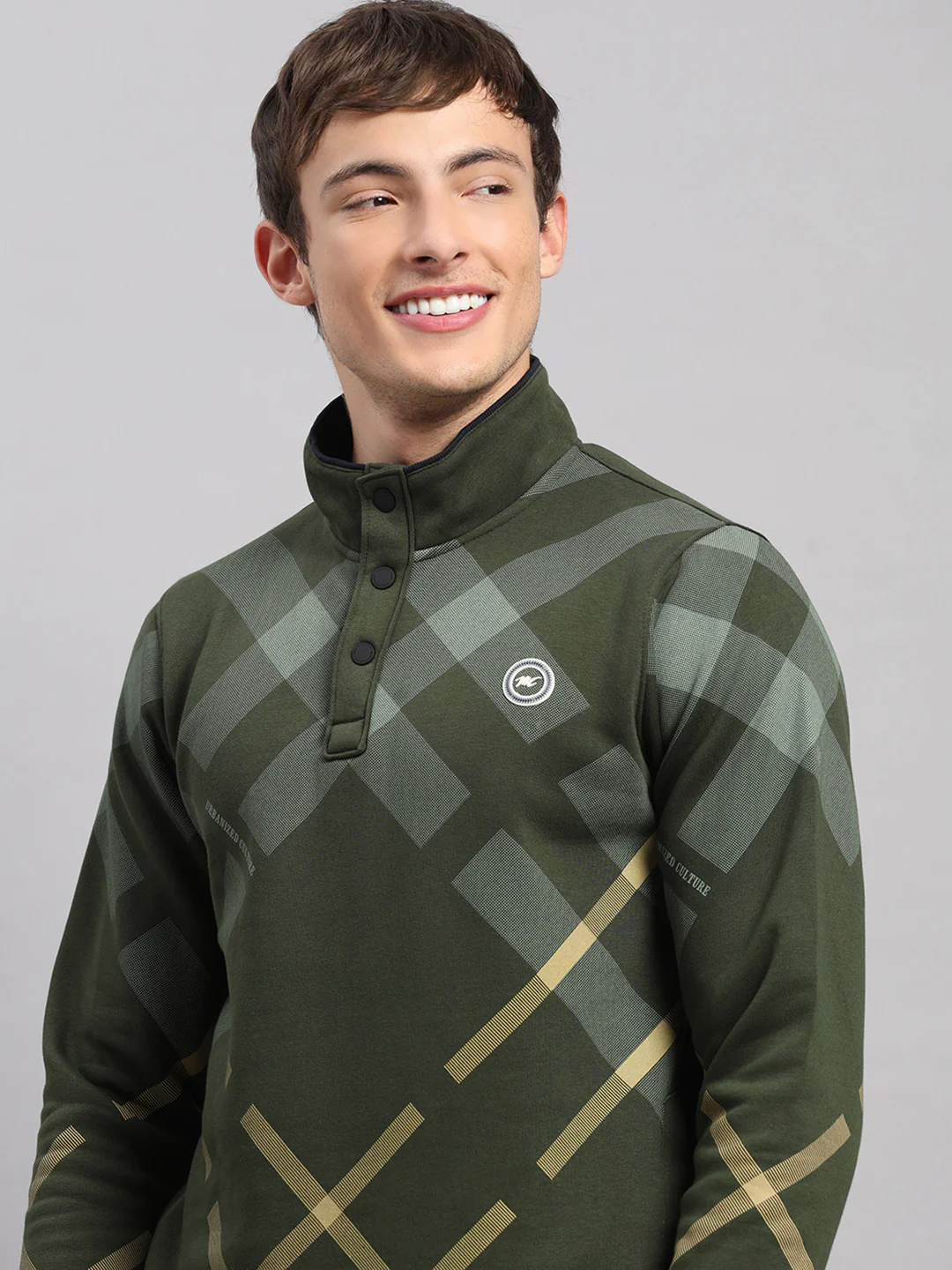 Men Green Solid Collar Full Sleeve Sweatshirt - Image 6