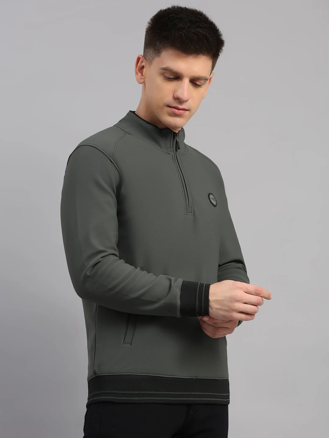 Men Green Solid Collar Full Sleeve Sweatshirt - Image 4
