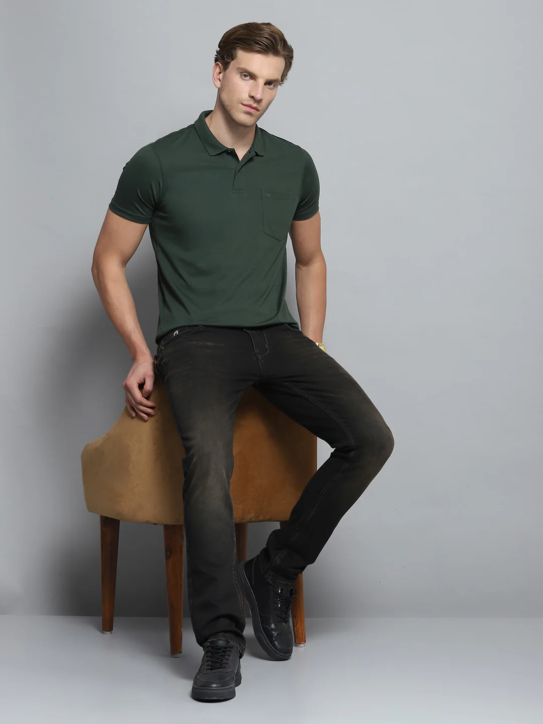 Men Green Solid Collar Half Sleeve T-Shirt - Image 2