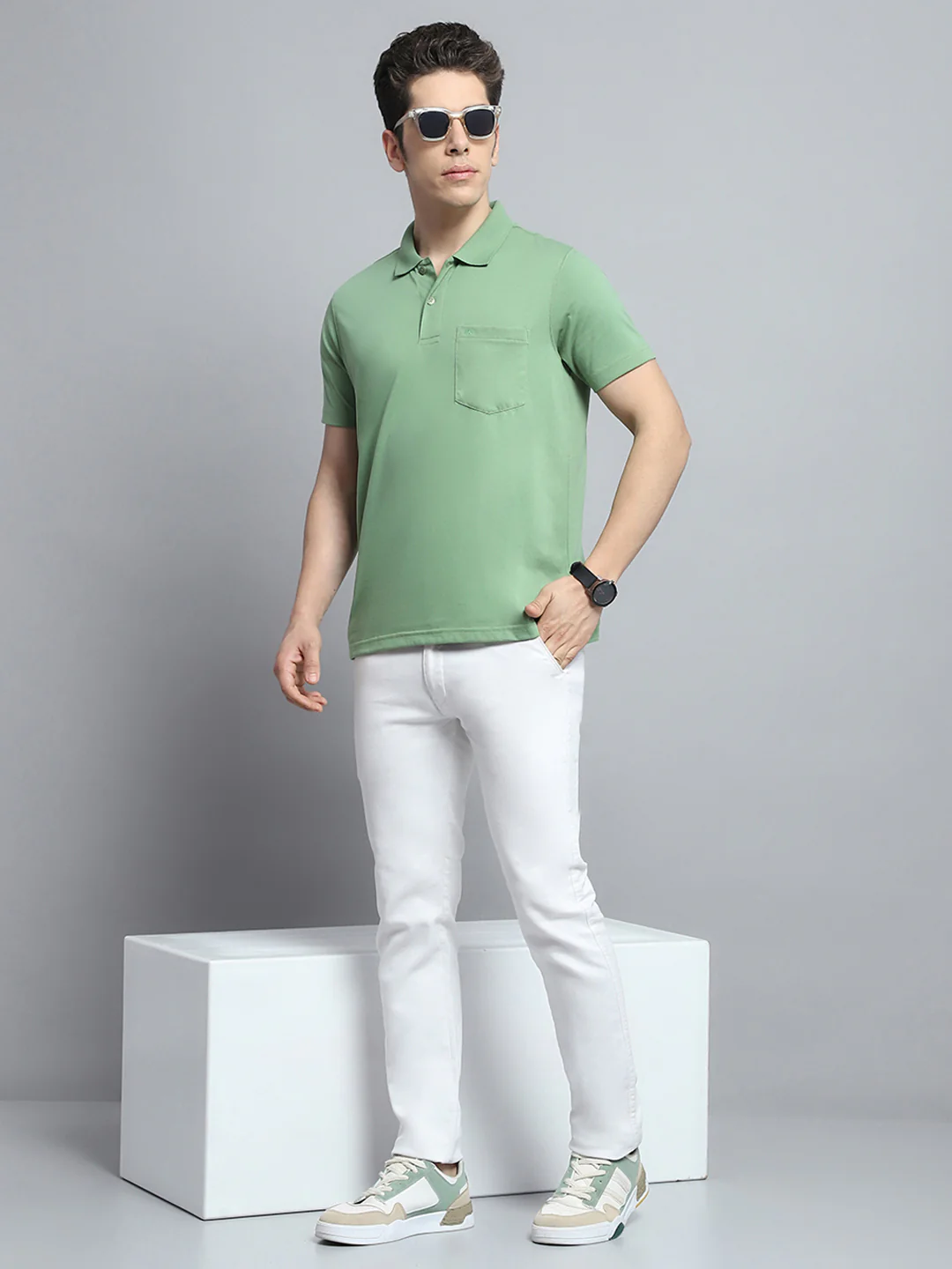 Men Green Solid Collar Half Sleeve T-Shirt - Image 2