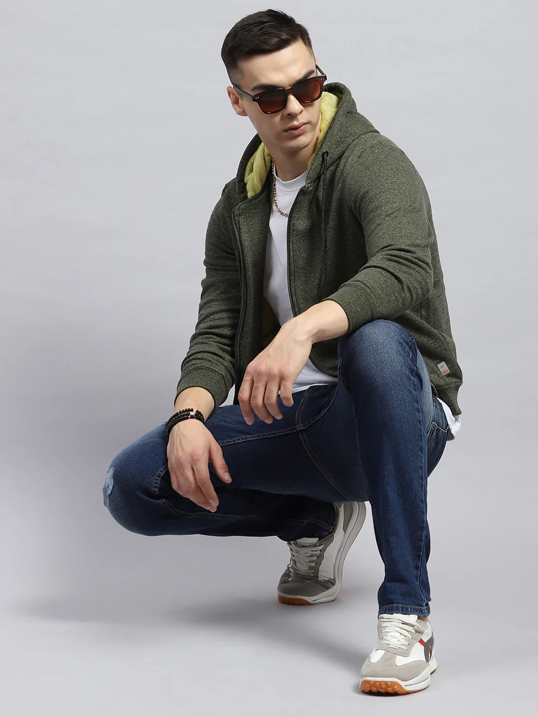 Men Green Solid Hooded Full Sleeve Sweatshirt - Image 2