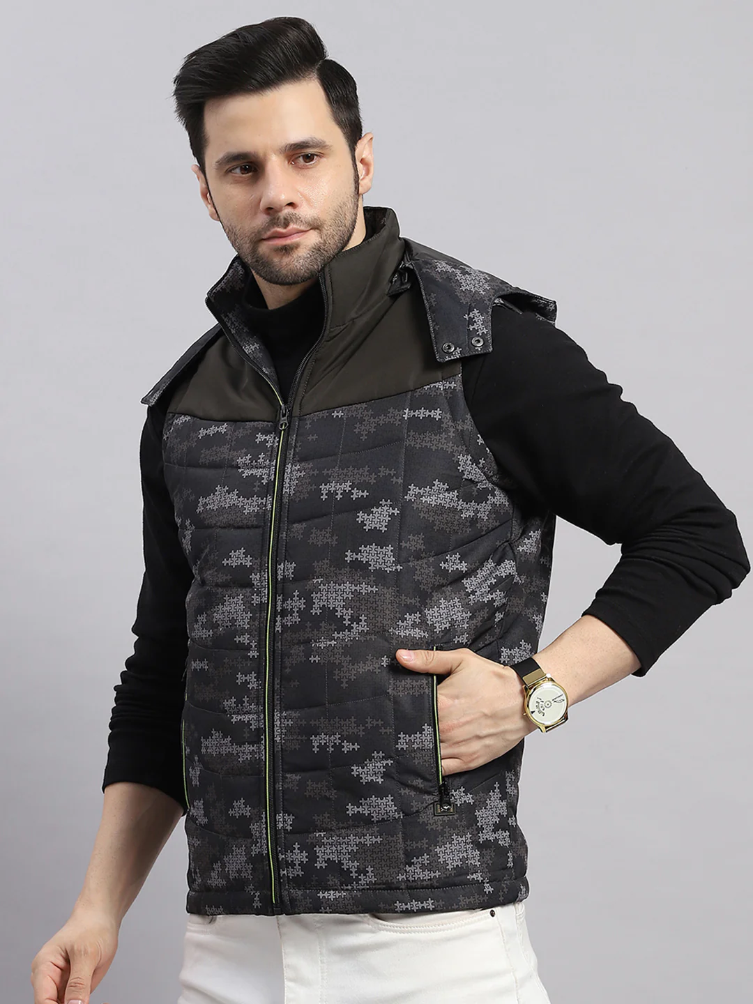 Men Green Solid Hooded Sleeveless Jacket - Image 3