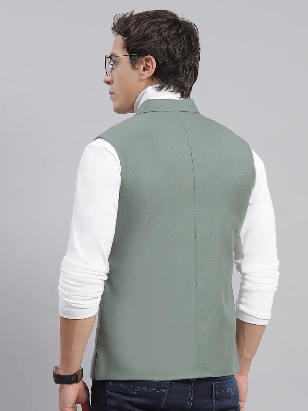 Men Green Solid Mandarin Collar Sleeveless Nehru Jackets - Image 3