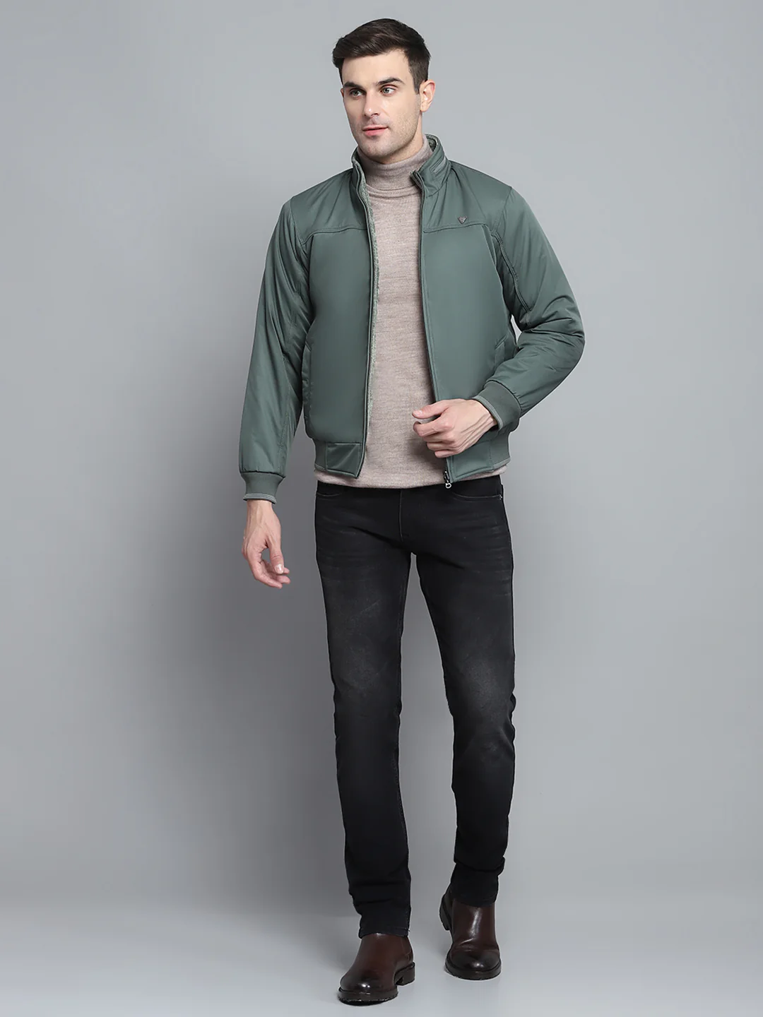 Men Green Solid Mock Neck Full Sleeve Jacket - Image 2