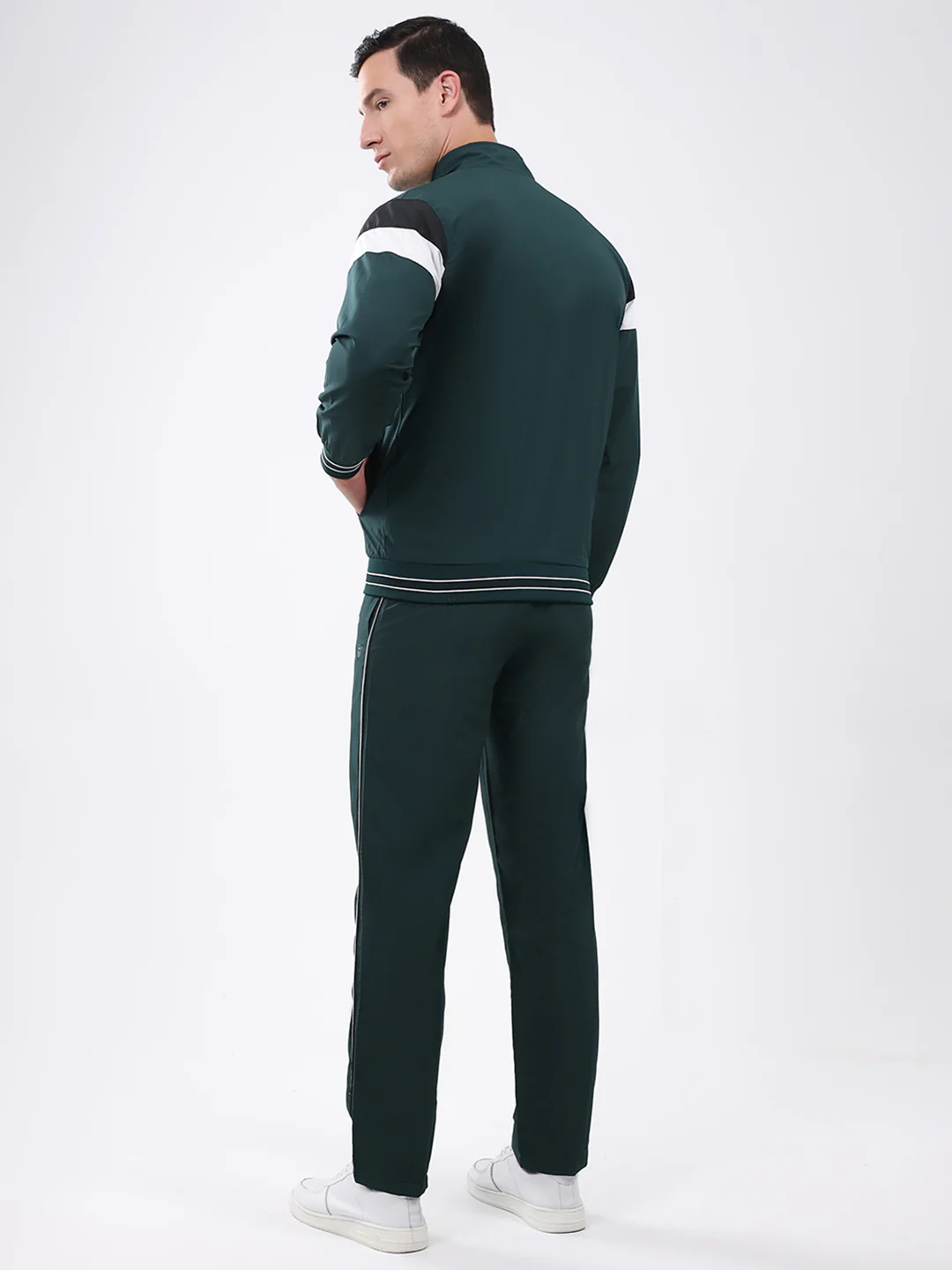 Men Green Solid Mock Neck Full Sleeve Winter Tracksuit - Image 5