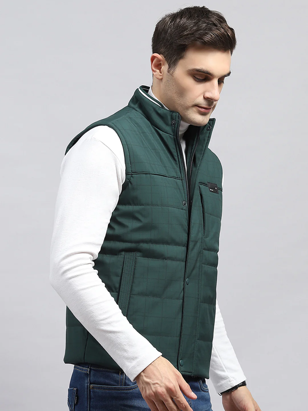 Men Green Solid Mock Neck Sleeveless Jacket - Image 4