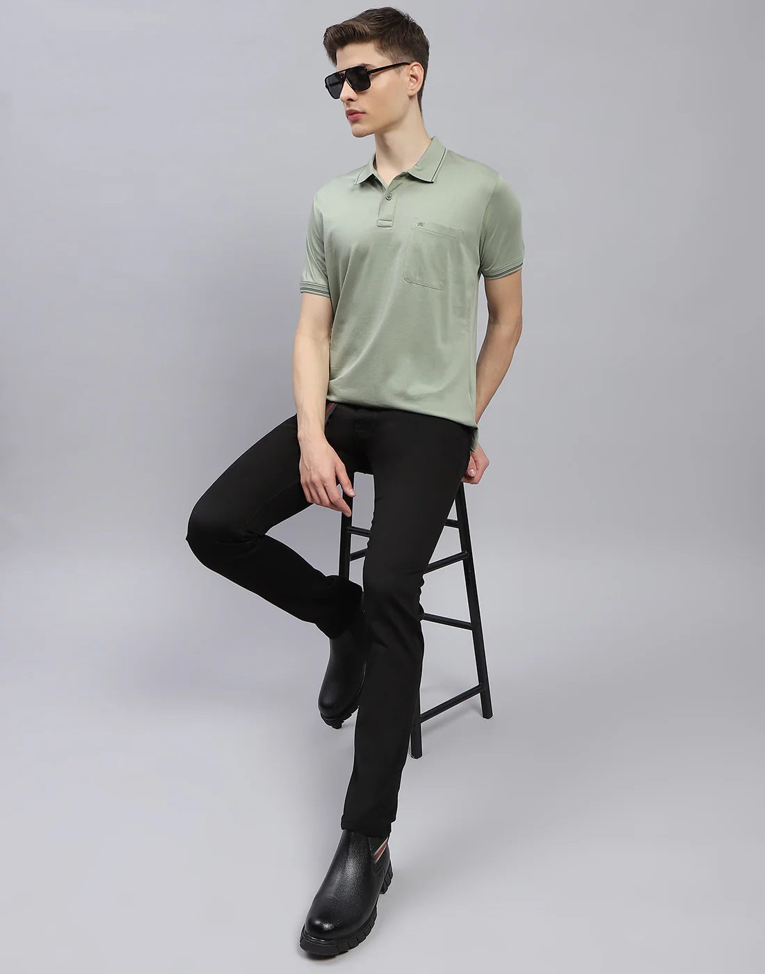 Men Green Solid Polo Collar Half Sleeve T-Shirt - Image 2