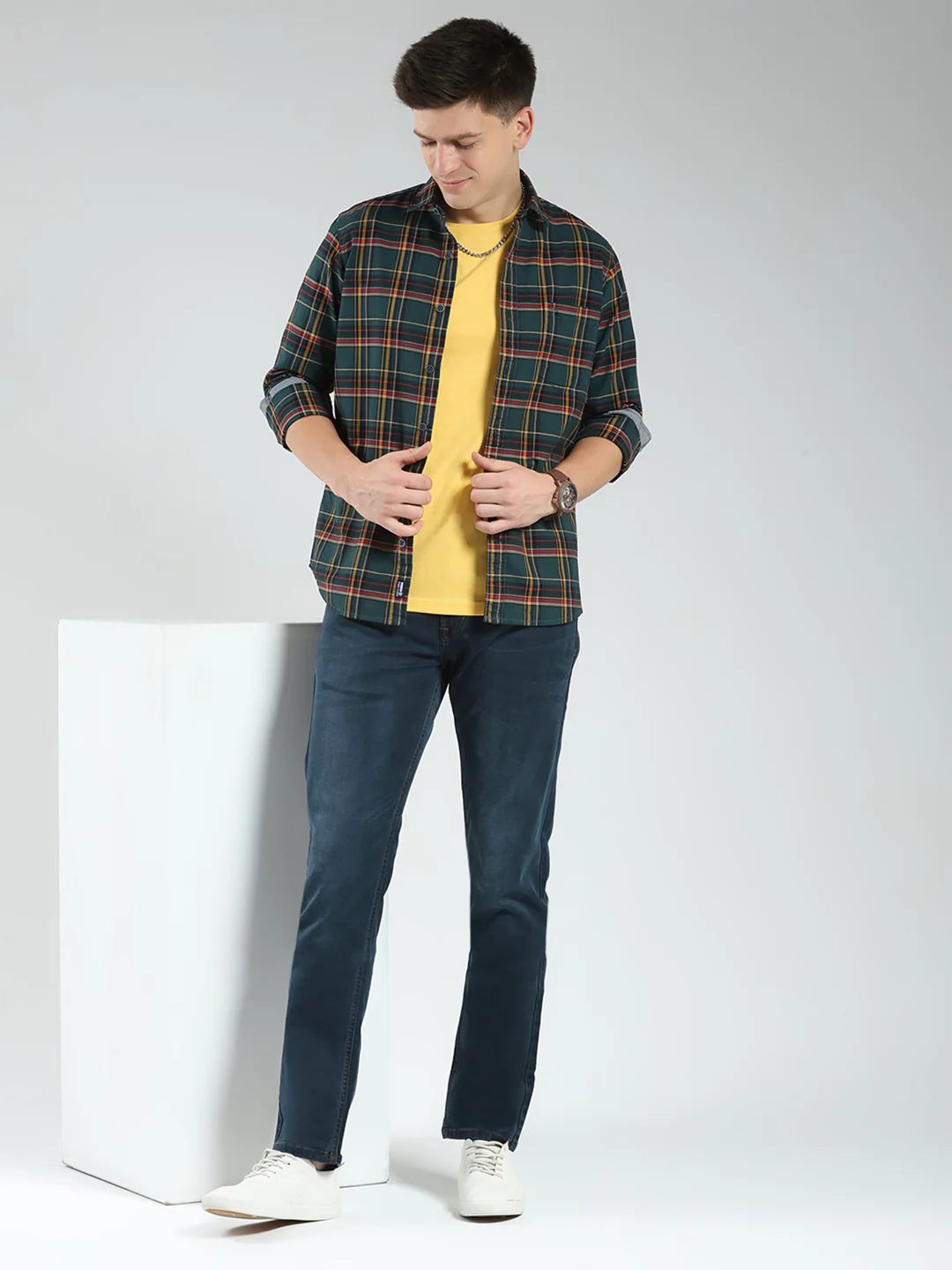 Men Green Solid Narrow Fit Denim - Image 2