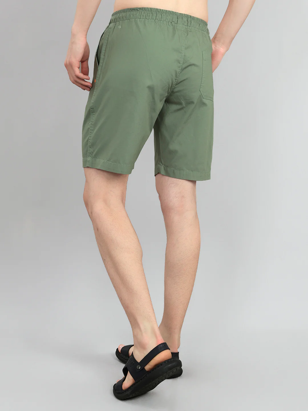 Men Green Solid Regular Fit Shorts - Image 5