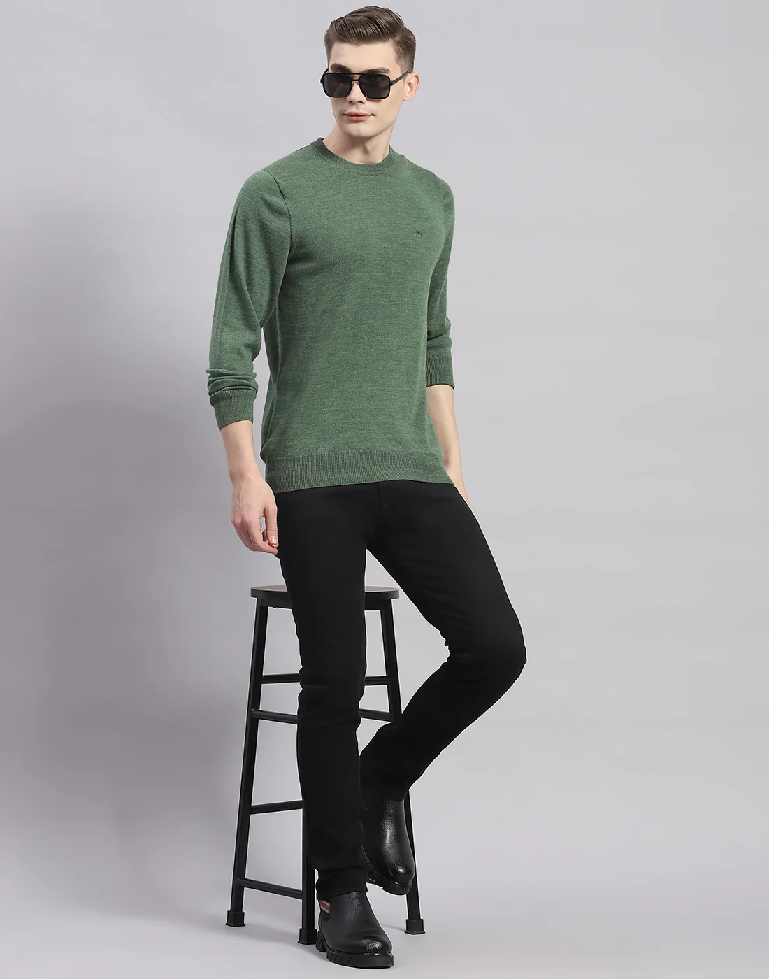 Men Green Solid Round Neck Full Sleeve Pullover - Image 2