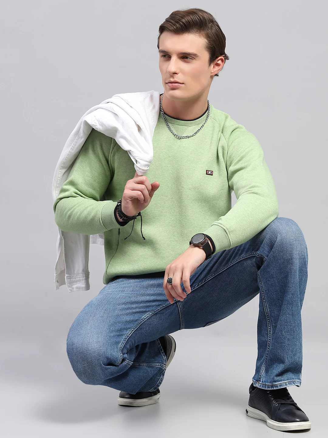Men Green Solid Round Neck Full Sleeve Sweatshirt - Image 2