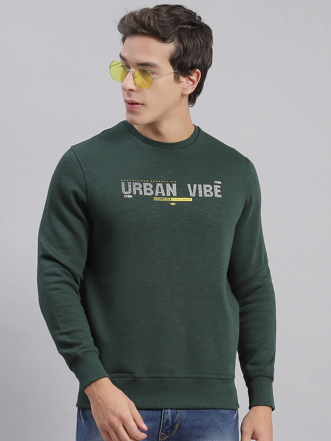 Men Green Solid Round Neck Full Sleeve Sweatshirts - Image 2