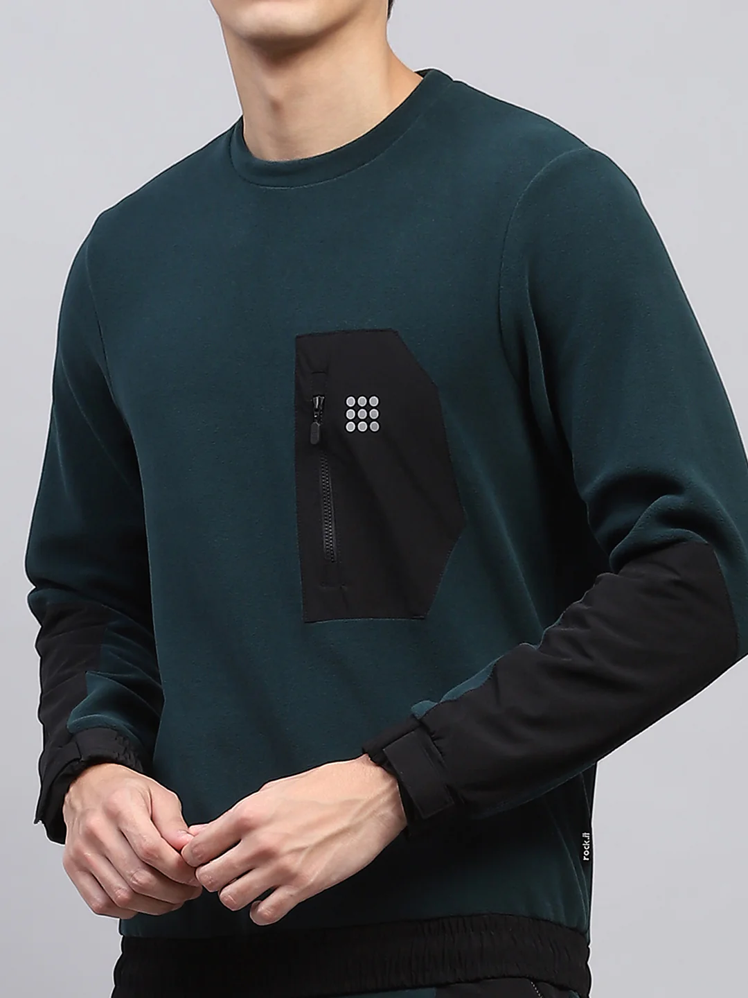Rock.it Men Green Solid Round Neck Full Sleeve Winter Tracksuit - Image 6