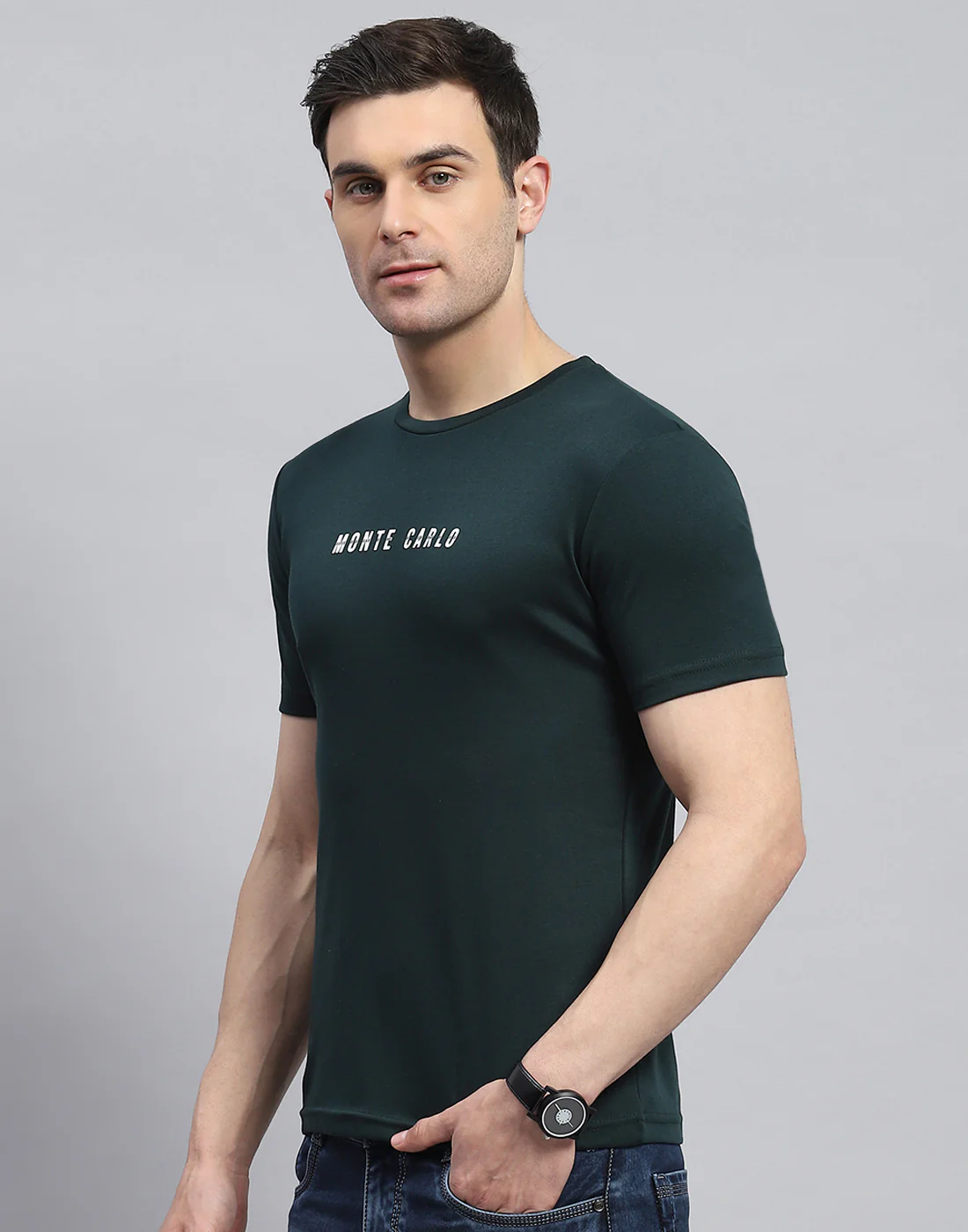 Men Green Solid Round Neck Half Sleeve T-Shirt - Image 3
