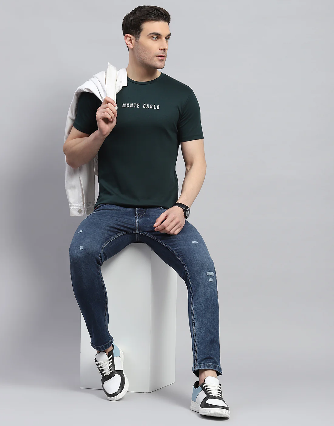 Men Green Solid Round Neck Half Sleeve T-Shirt - Image 5