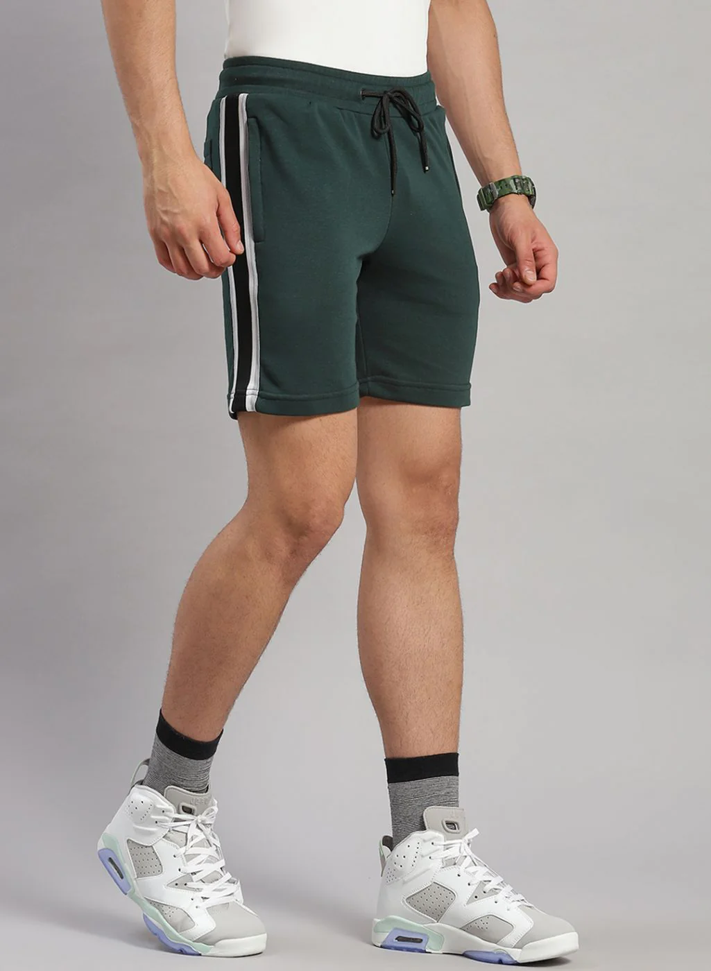 Rock.it Men Green Solid Smart Fit Short - Image 5