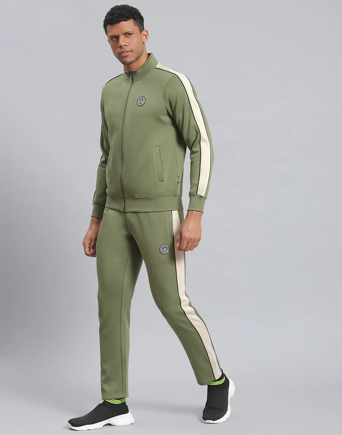 Rock.it Men Green Solid Stand Collar Full Sleeve Tracksuit - Image 3