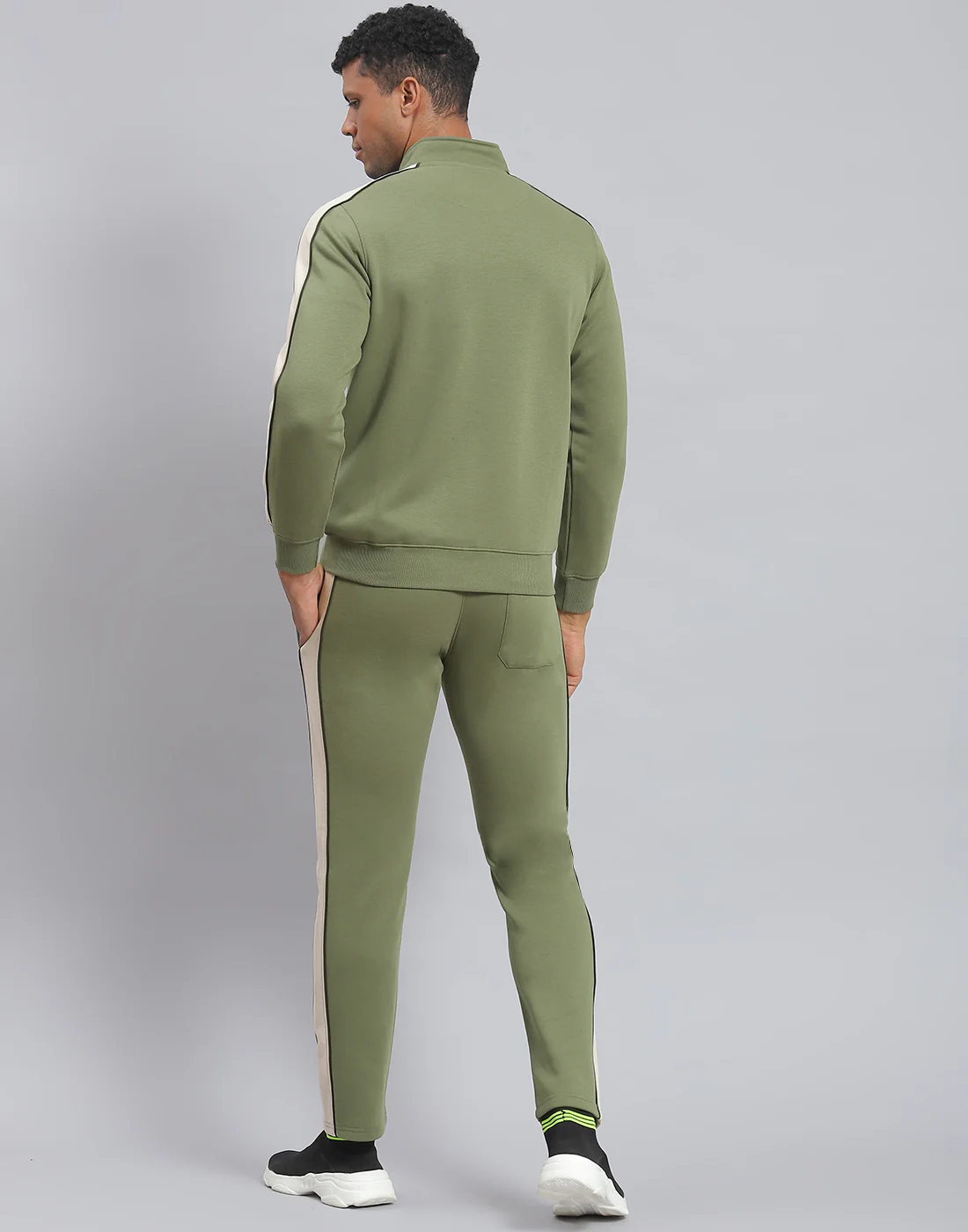 Rock.it Men Green Solid Stand Collar Full Sleeve Tracksuit - Image 5