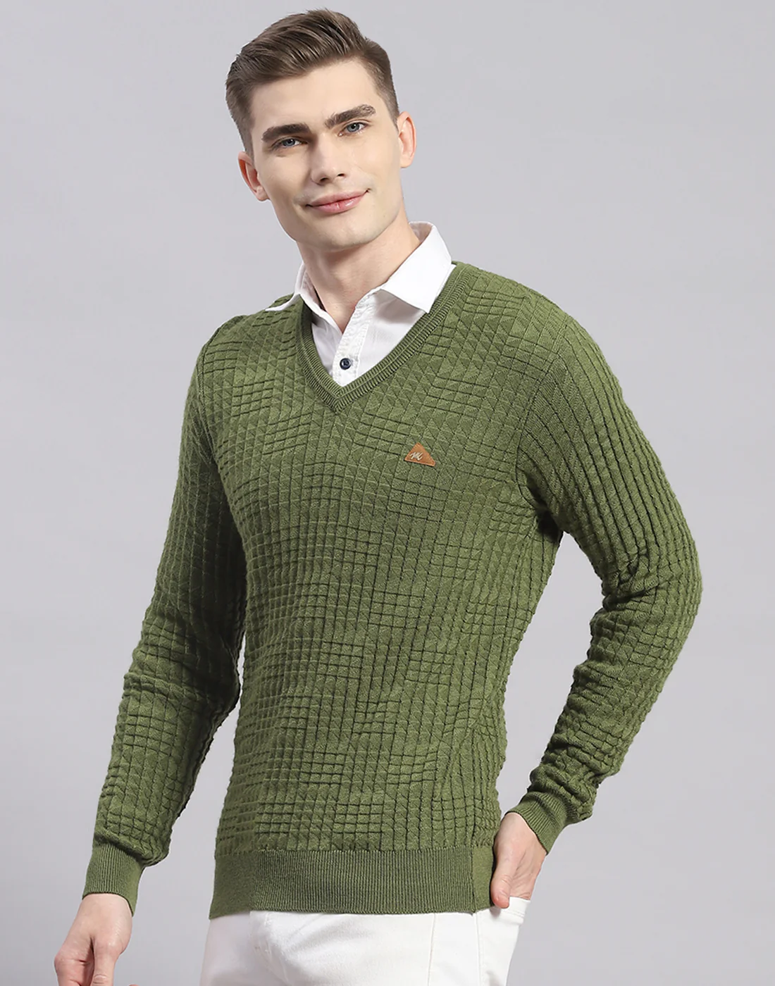 Men Green Solid V Neck Full Sleeve Pullover - Image 3