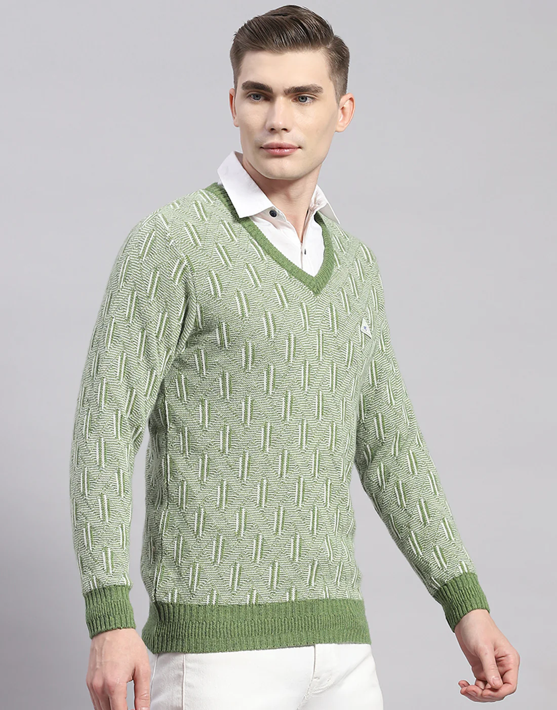 Men Green Solid V Neck Full Sleeve Pullover - Image 4