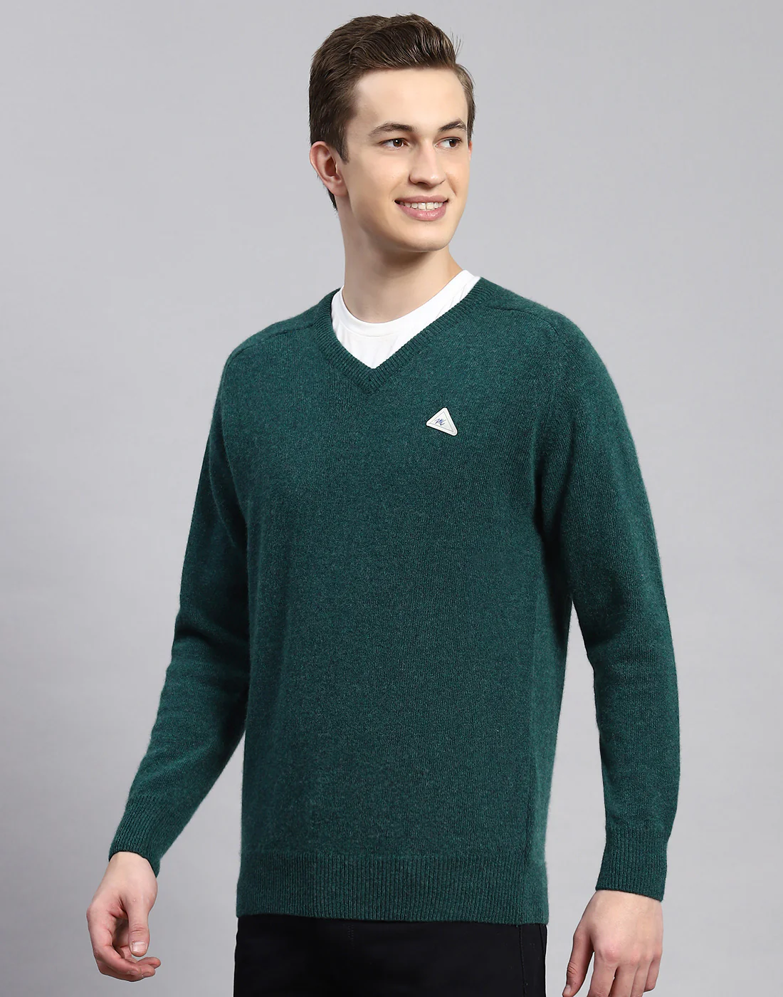 Men Green Solid V Neck Full Sleeve Pullover - Image 3