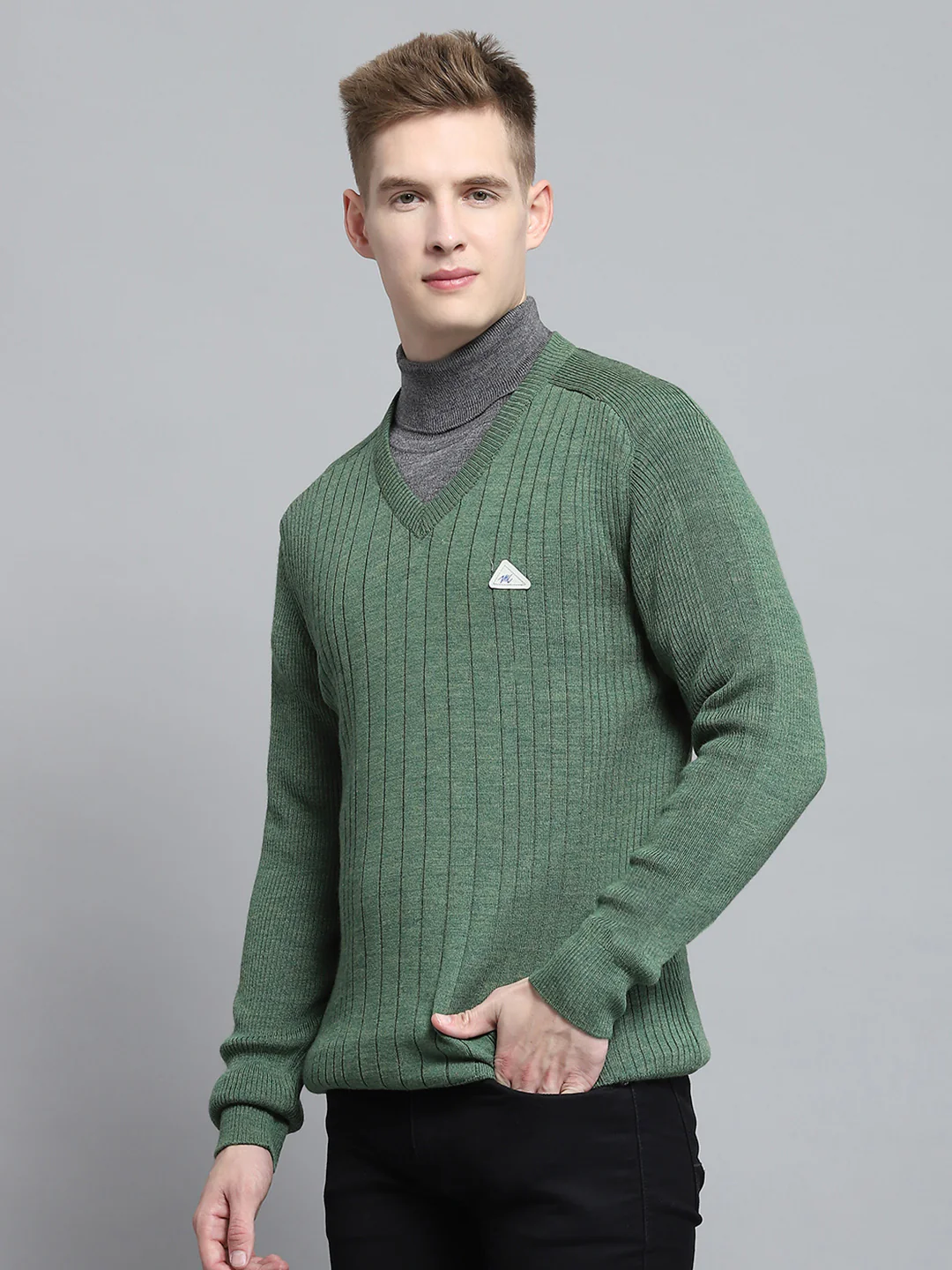 Men Green Solid V Neck Full Sleeve Pullover - Image 3