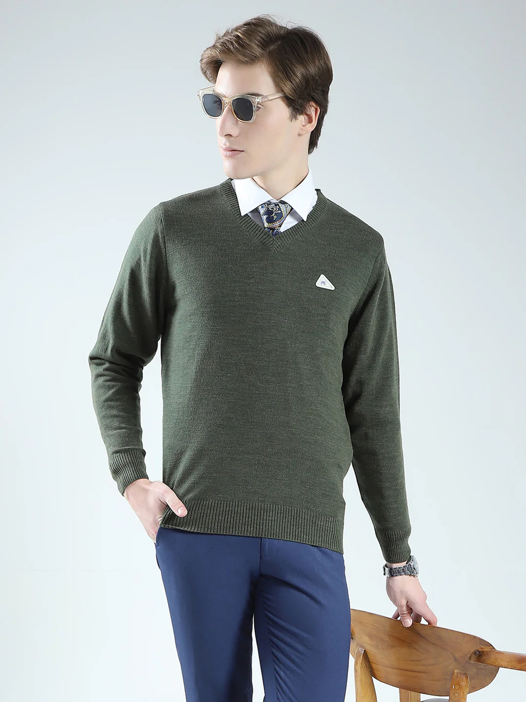 Men Green Solid V Neck Full Sleeve Pullover - Image 6