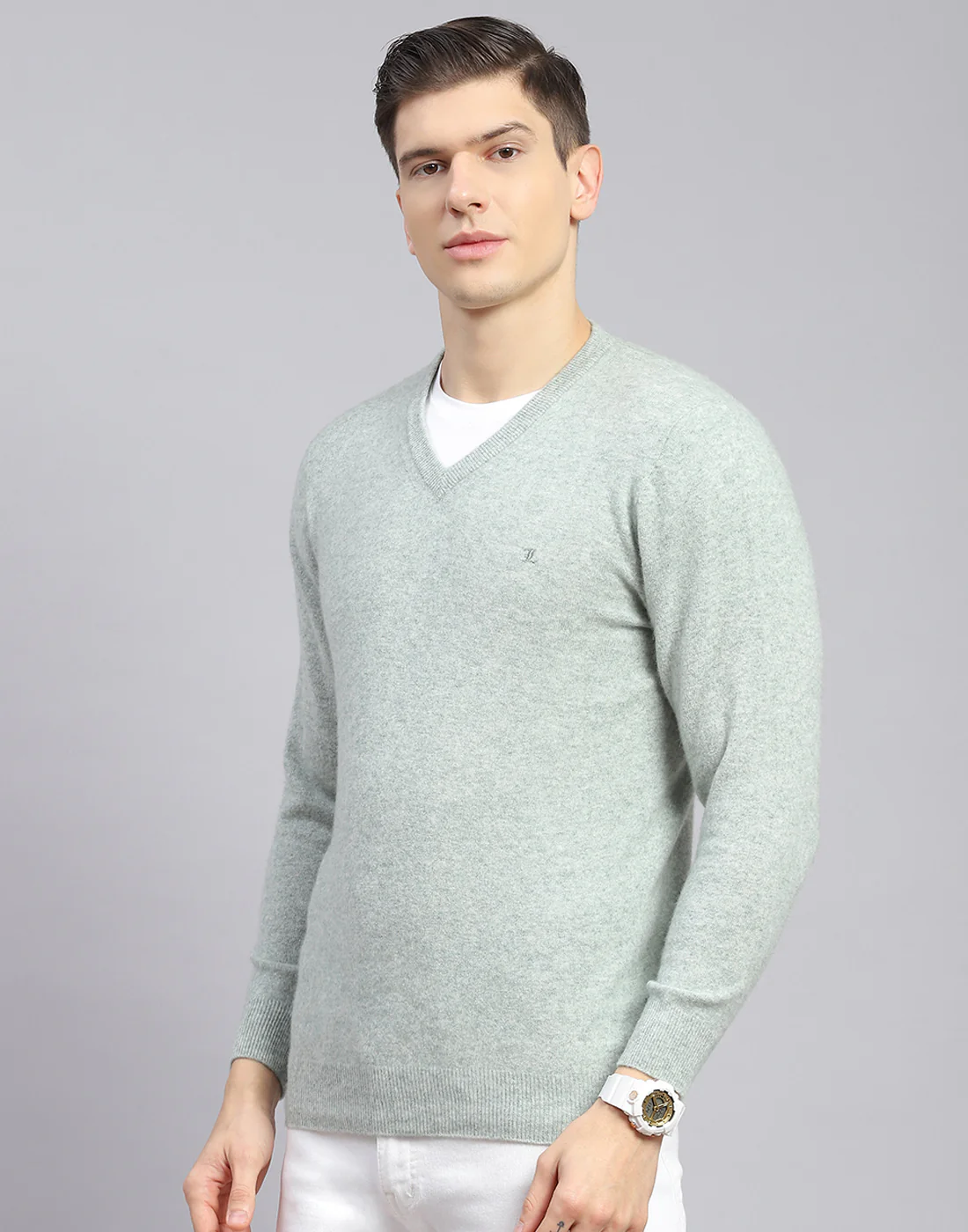 Men Green Solid V Neck Full Sleeve Sweater - Image 4