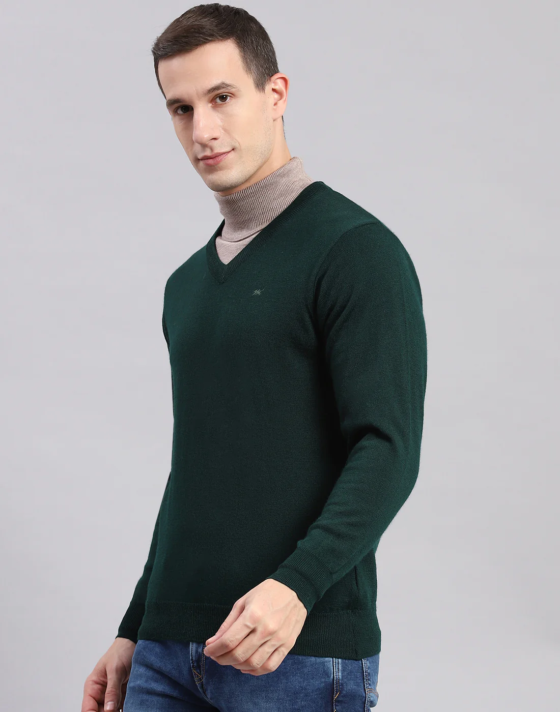 Men Green Solid V Neck Full Sleeve Sweaters/Pullovers - Image 2