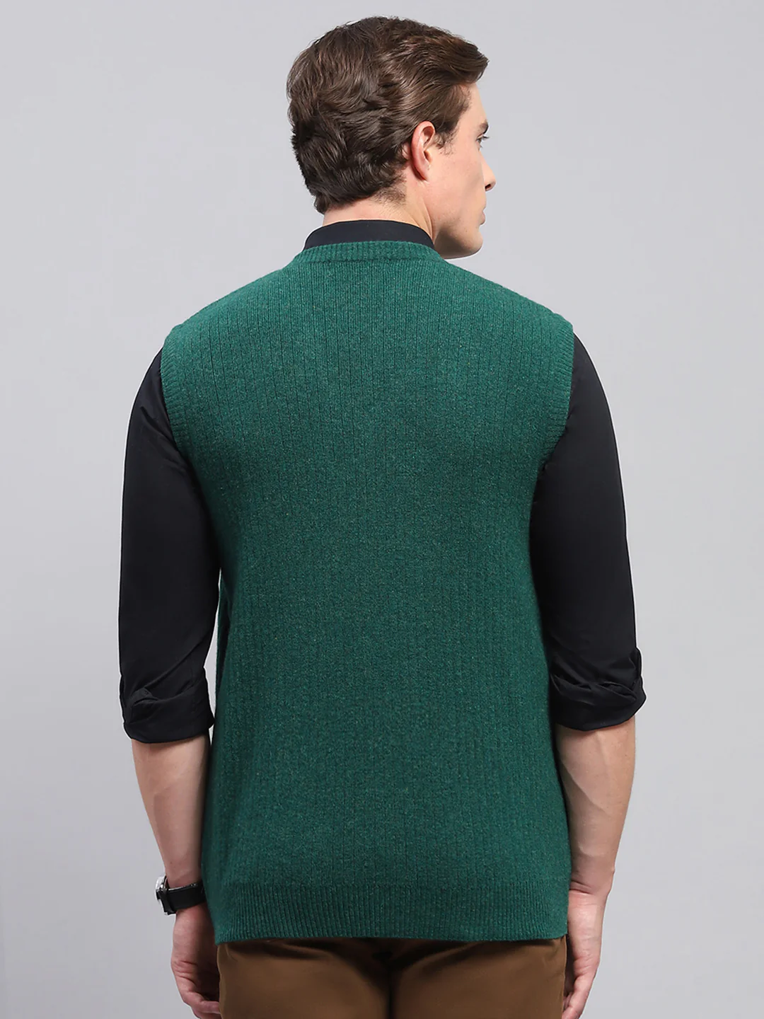 Men Green Solid V Neck Sleeveless Sweater - Image 5