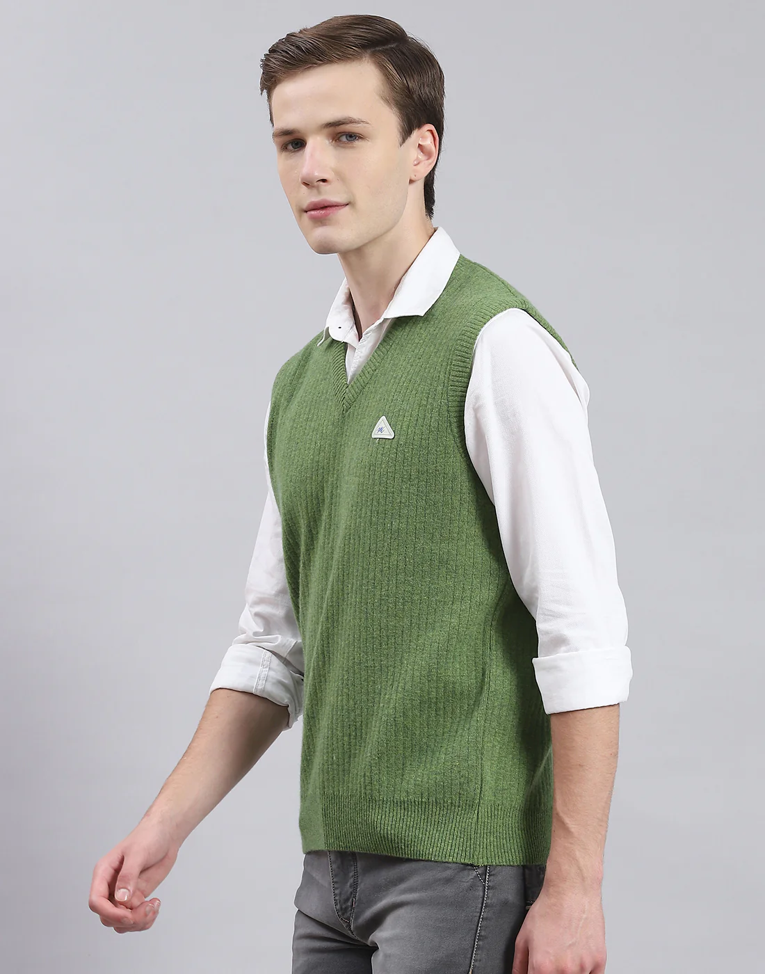 Men Green Solid V Neck Sleeveless Sweater - Image 4