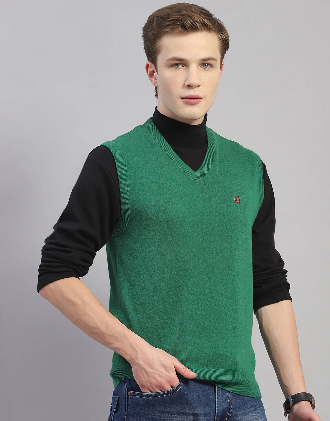 Men Green Solid V Neck Sleeveless Sweater - Image 4