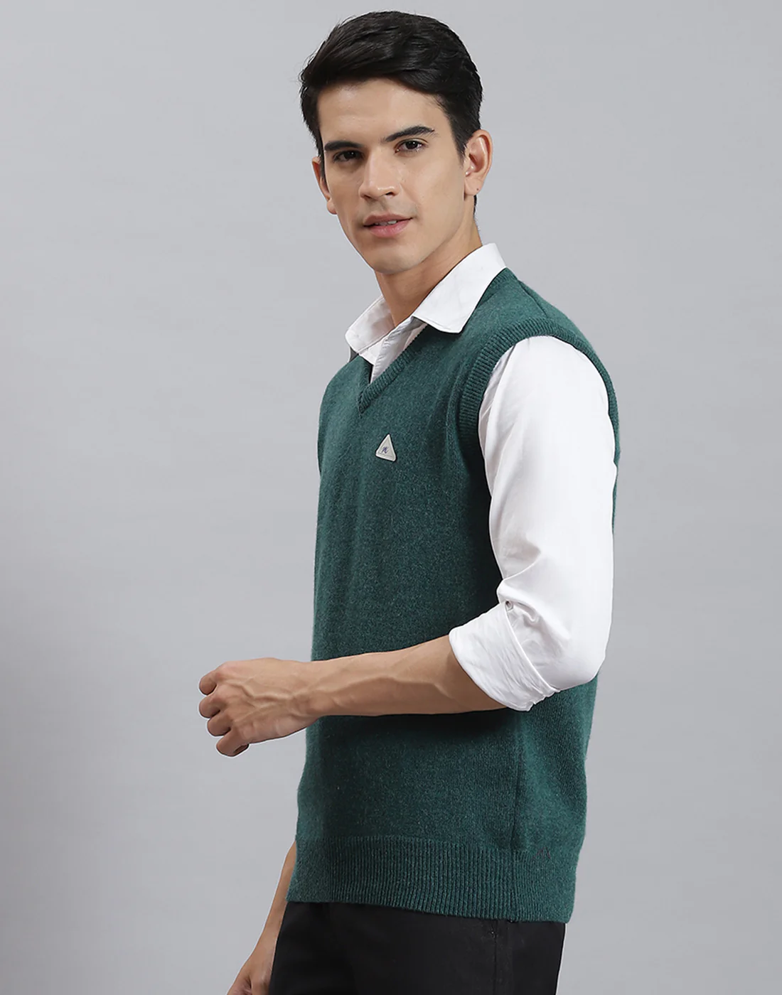 Men Green Solid V Neck Sleeveless Sweater - Image 3