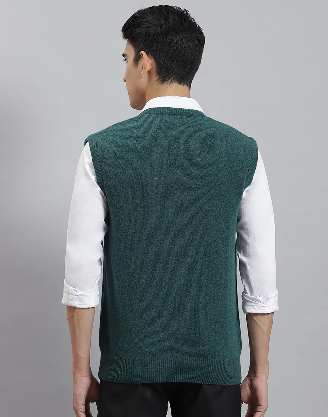 Men Green Solid V Neck Sleeveless Sweater - Image 5