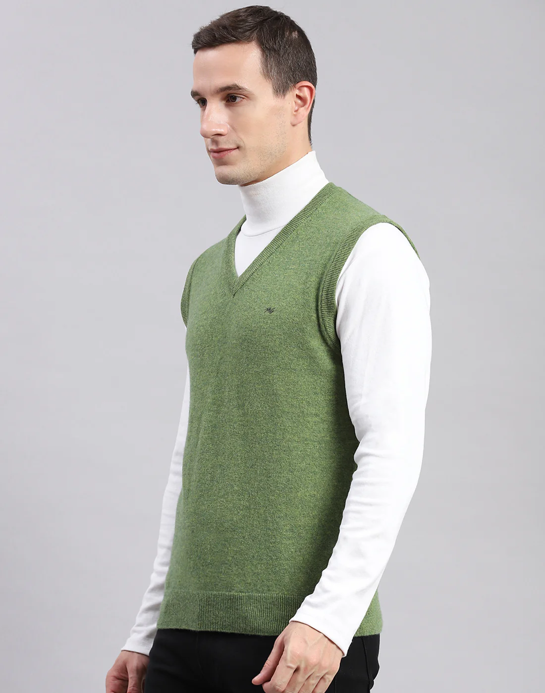 Men Green Solid V Neck Sleeveless Sweater - Image 4